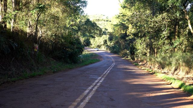 Imagem referente a notícia: Prefeitura licita obra e garante recape da Estrada Jacob Munhak em Cascavel
