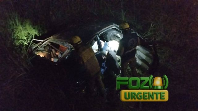Imagem referente a notícia: Acidente grave na Perimetral Leste deixa motorista em estado gravíssimo e mobiliza equipes em Foz do Iguaçu