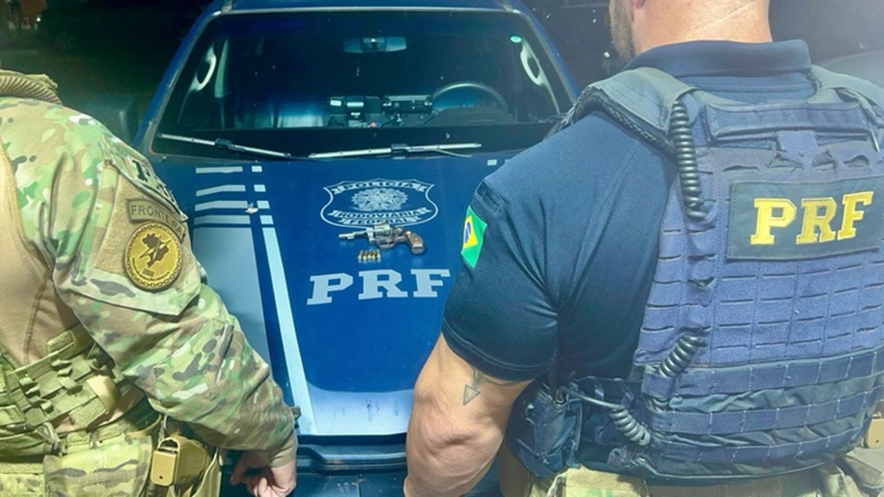 PRF liberta homem sequestrado e prende dupla armada em Cascavel