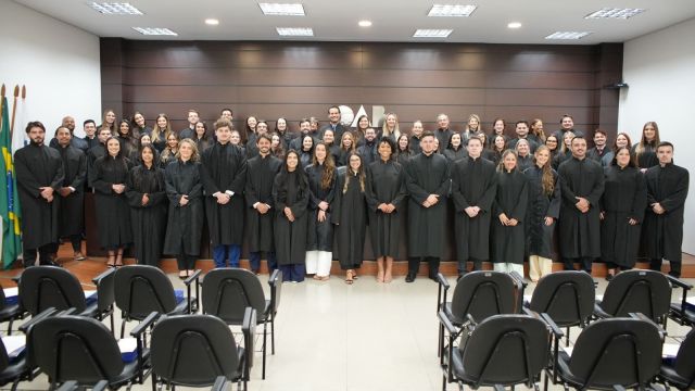 Defesa da ética marca juramento de 48 novos advogados em Cascavel