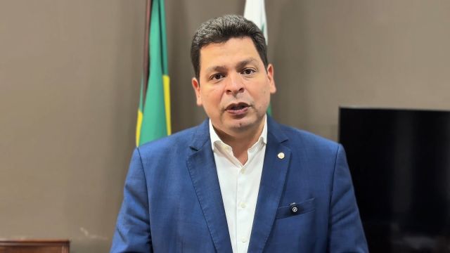 Imagem referente a notícia: Data-base de 5% aos servidores é aprovada e deputado Gugu Bueno destaca rapidez da tramitação na Alep