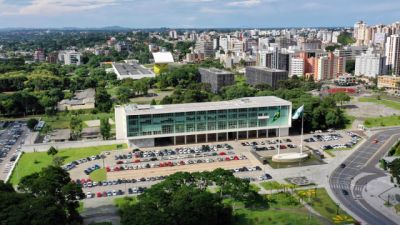 Imagem referente a notícia: Governador Ratinho Junior assina decreto que regulamenta Fundo Estratégico do Paraná