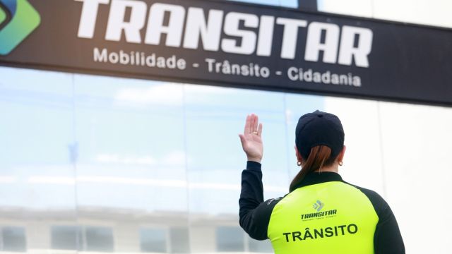 Imagem referente a notícia: Após estudo de velocidade, Transitar inicia ações em pontos estratégicos de Cascavel