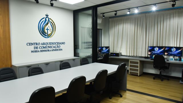 Imagem referente a notícia: Centro Arquidiocesano de Comunicação é um marco para a comunidade católica de Cascavel