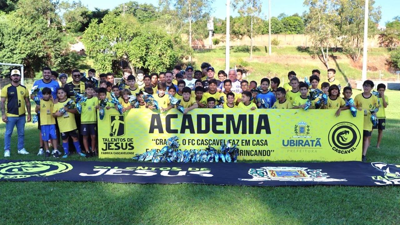 Com foco em Educação e Esporte, Projeto Talentos de Jesus celebra entrega de ovos de chocolate com reconhecimento aos jovens que participam das aulas