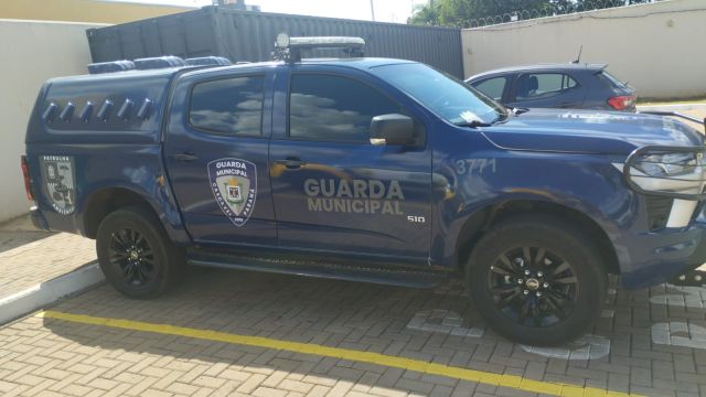 Imagem referente a notícia: Homem é preso após ameaçar enteada e causar tumulto em caso de violência doméstica em Cascavel