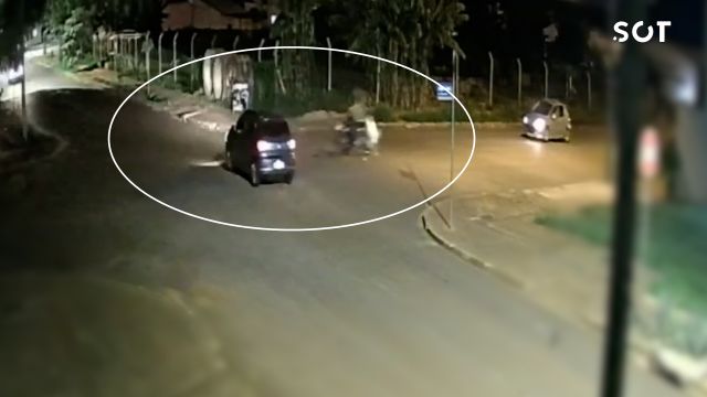 Imagem referente a notícia: Motorista foge após causar acidente grave com motociclista no Jardim Veneza em Cascavel