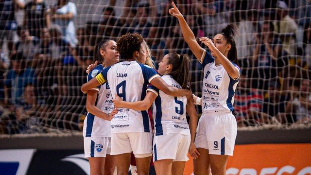 Stein Cascavel Futsal abre temporada profissional com 7 a 0 sobre o UNIT/APCEF-SE