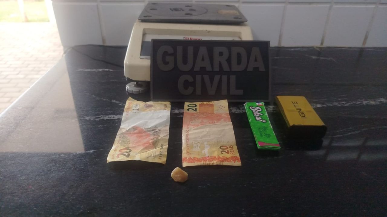 Jovem de 21 anos é detido com drogas no Terminal Oeste, em Cascavel