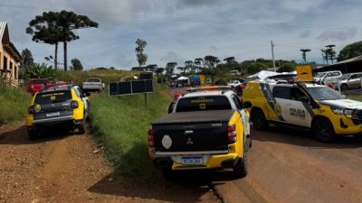 Imagem referente a notícia: Manifestação indígena interdita PR-281 em Mangueirinha
