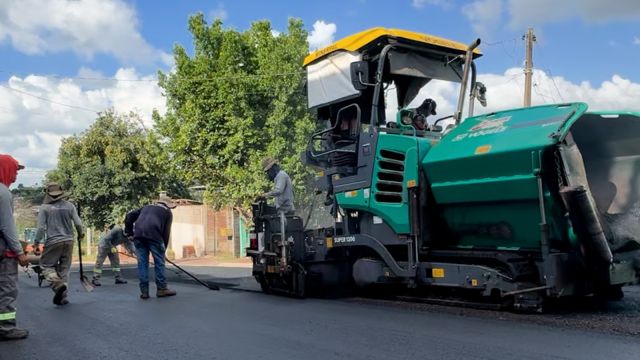 Asfalto na região norte avança e alcança nova etapa com três ruas em fase final