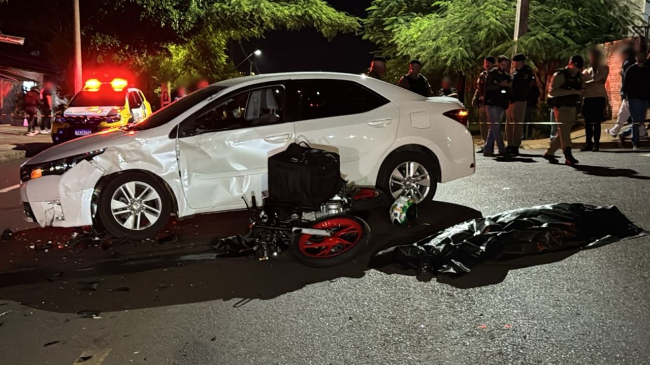 Motociclista de 25 anos morre após colisão com Corolla no bairro Brasília, em Cascavel