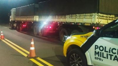 Imagem referente a notícia: Motorista é preso ao dirigir caminhão com 39 toneladas de feijão sob efeito de álcool na PR-180