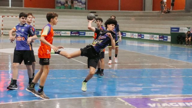 Imagem referente a notícia: Talento de Corbélia é convocado para a Seleção Paranaense Sub-14 de Handebol e reforça força do município na modalidade