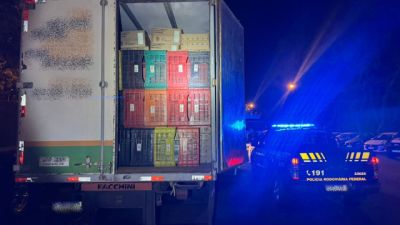Imagem referente a notícia: PRF apreende 350 mil maços de cigarros em caminhão que alegava estar vazio na BR-163