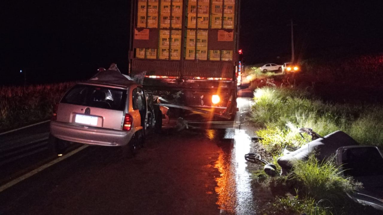 Violenta colisão de trânsito deixa jovem gravemente ferido e motorista com lesões moderadas na PR-574 em Cafelândia