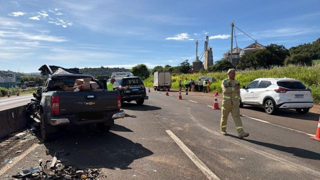 Imagem referente a notícia: Colisão grave na BR-369 deixa homem ferido e mobiliza atendimento aeromédico no Paraná