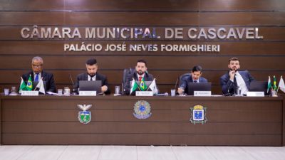 Imagem referente a notícia: Câmara de Cascavel aprova pacote de projetos por unanimidade em sessão com foco em bem-estar animal e saúde infantil