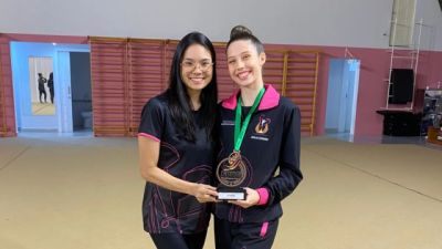 Imagem referente a notícia: Atleta de Marechal Rondon conquista pódio no Paranaense de Ginástica Rítmica em Curitiba