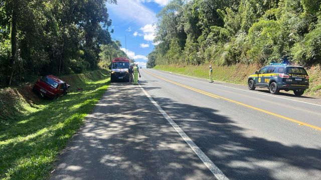 Adolescente fica gravemente ferida após capotamento na BR-373, em Prudentópolis