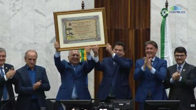 Imagem referente a notícia: Lauri Francisco Paludo recebe título de Cidadão Honorário do Paraná por trajetória no agronegócio