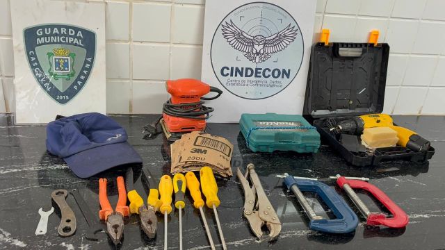 Imagem referente a notícia: Homem é flagrado com ferramentas furtadas após tentativa de fuga em Cascavel