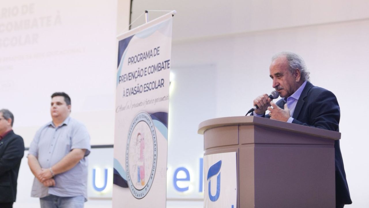 Cascavel promove seminário para fortalecer ações de combate à evasão escolar