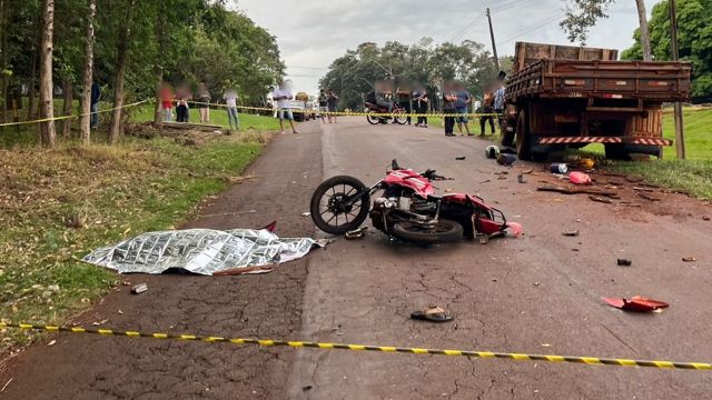 Imagem referente a notícia: Jovem motociclista morre em colisão frontal com caminhão em Maripá