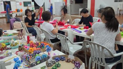 Imagem referente a notícia: Feita por mãos voluntárias, decoração da Nipofest é mais um capítulo na tradição do evento