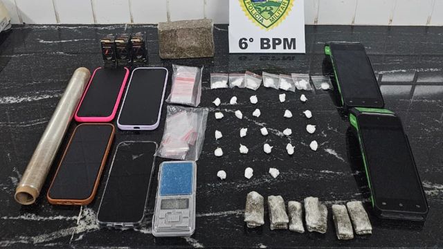 Imagem referente a notícia: Perseguição e tiros marcam ação da PM contra tráfico de drogas no bairro Santa Cruz em Cascavel