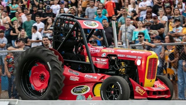 Imagem referente a notícia: Maripá realiza a 24ª edição do GP de Arrancada de Tratores