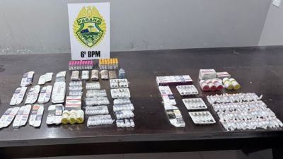 Imagem referente a notícia: Medicamentos contrabandeados são apreendidos em ônibus durante operação da PM em Cascavel