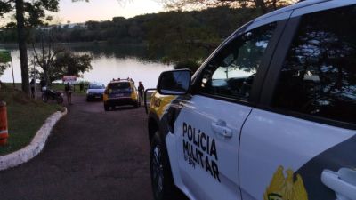 Imagem referente a notícia: Motorista embriagado é preso após dirigir carro em pista de pedestres no Lago Municipal de Cascavel