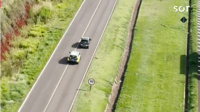 Imagem referente a notícia: Perseguição com helicóptero termina com prisão de suspeitos e apreensão de arma na BR-277, em Cascavel