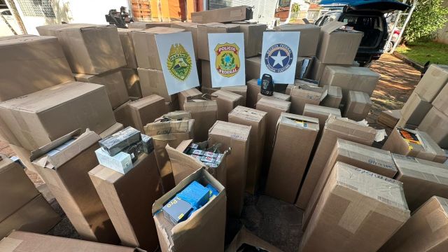 Carga de R$ 10 milhões em celulares é interceptada pela Polícia Federal na BR-369, no Paraná