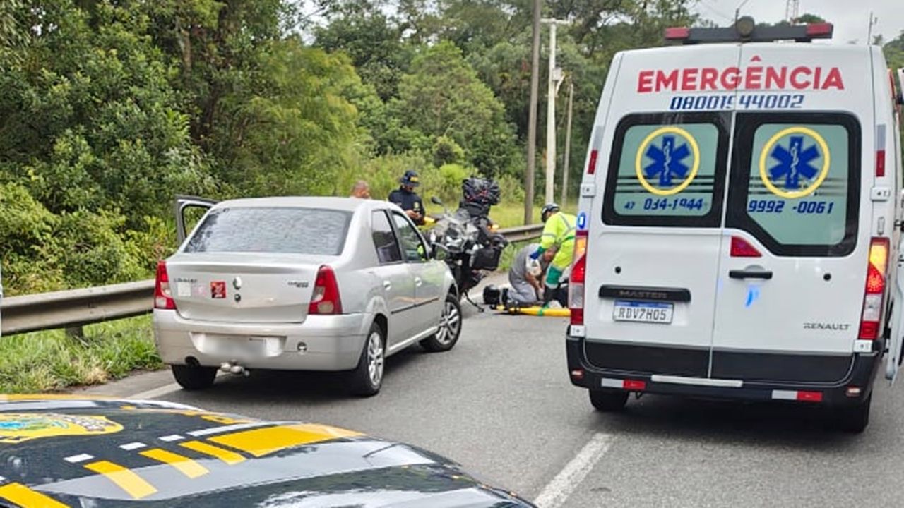 Acidente na BR-376 envolve três veículos e deixa dois feridos