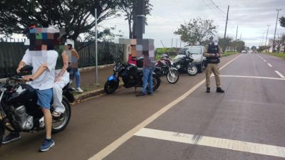 Imagem referente a notícia: Fiscalização da PM flagra 20 infrações de trânsito na região do Lago em Cascavel