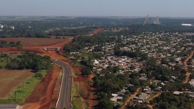 Imagem referente a notícia: Exportações de empresas paranaenses por Foz do Iguaçu e Guaíra crescem até 21% desde 2018