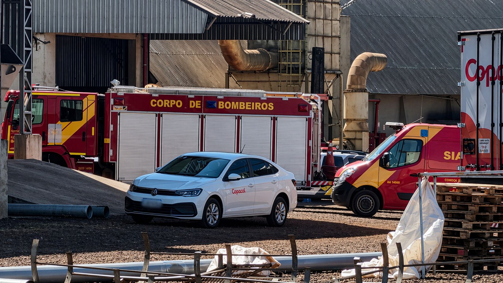 Imagem referente a notícia: Trabalhador de 60 anos morre soterrado por soja em silo de cooperativa no Oeste do Paraná