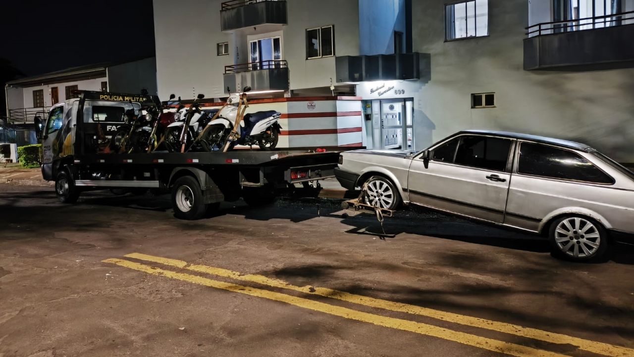 Operação de trânsito em Cascavel aplica 243 multas e remove 10 veículos em um dia