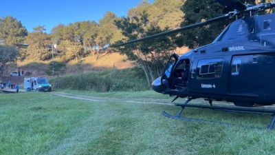 Imagem referente a notícia: Homem de 48 anos é resgatado de helicóptero após capotamento grave em Campo Largo