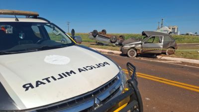 Imagem referente a notícia: Colisão entre S10 e Uno deixa um morto e um ferido na PR-317 em Quarto Centenário