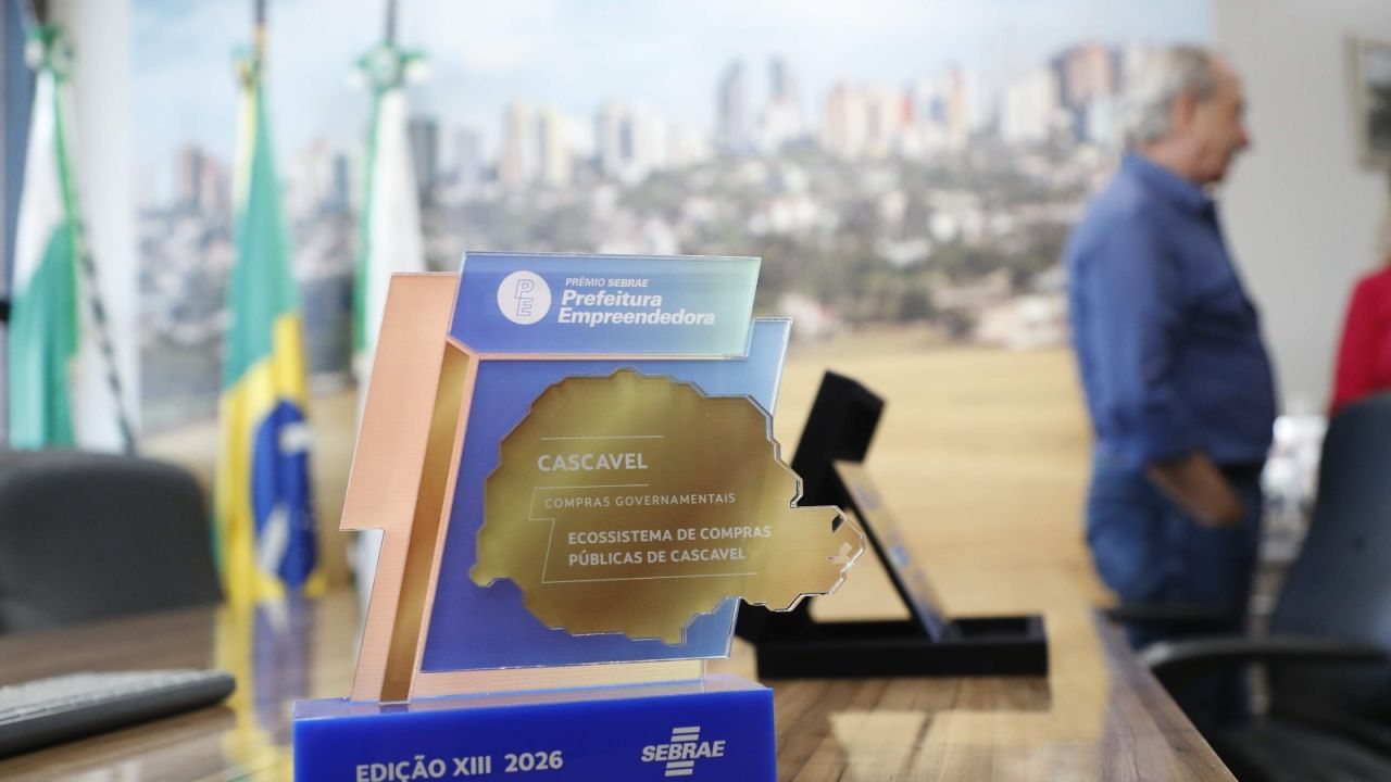 Prefeito Renato Silva recebe prêmio Sebrae Prefeitura Empreendedora