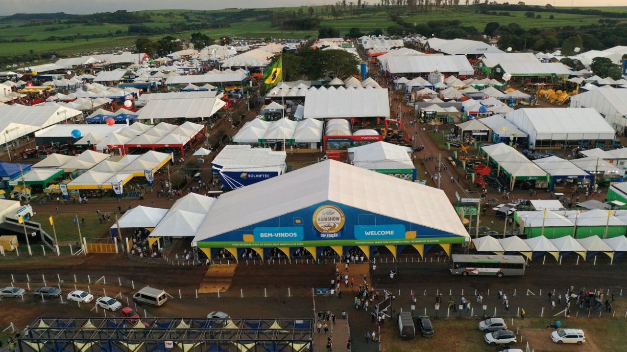 Maior feira agrícola da América Latina recebe o Sicoob com R$ 2,4 bilhões em soluções para o campo