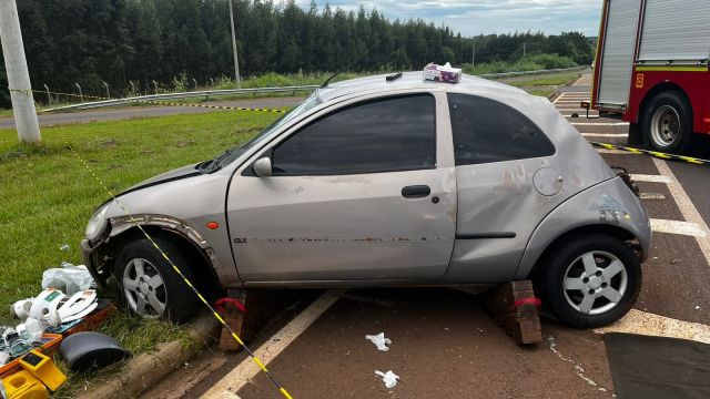 Imagem referente a notícia: Colisão transversal deixa jovem morta e mulher gravemente ferida na PRC-272 em Iporã