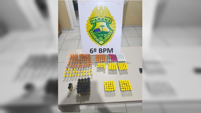 Imagem referente a notícia: Homem é preso com mais de 300 ampolas de medicamentos ilegais em ônibus entre Foz e Cascavel