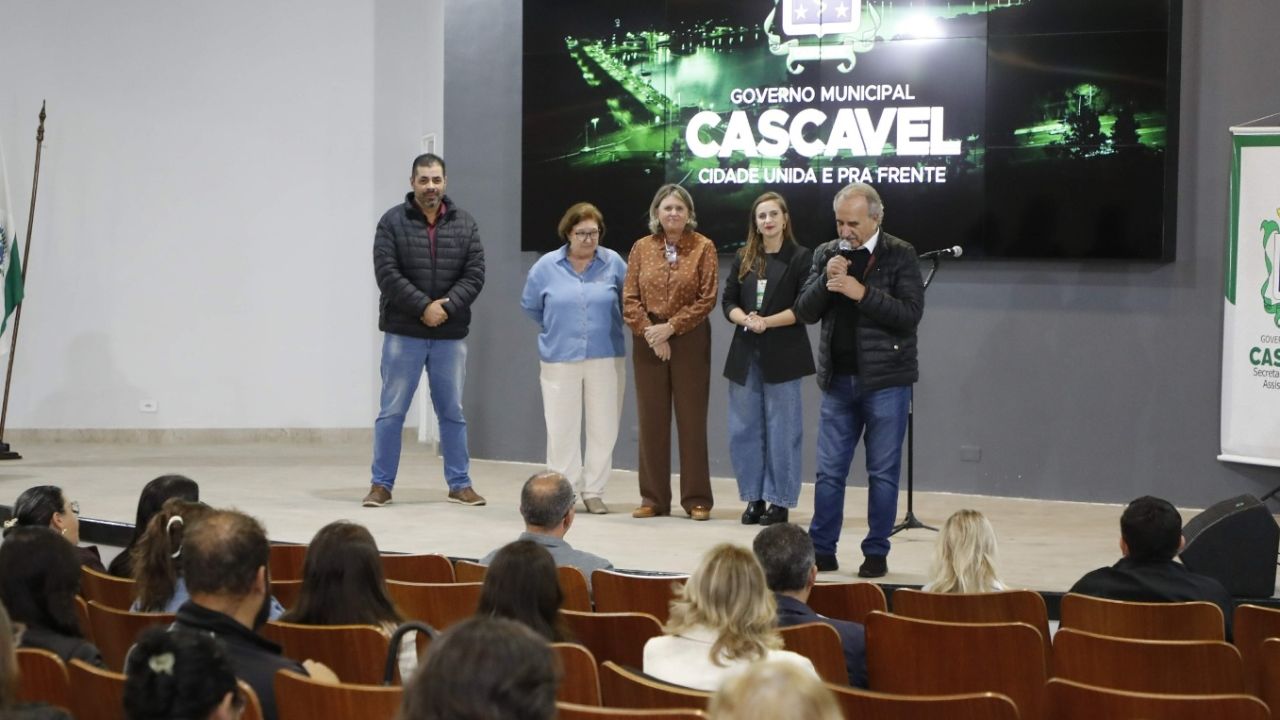 Cascavel sedia 1º Encontro Regional da Proteção Social Especial de Alta Complexidade