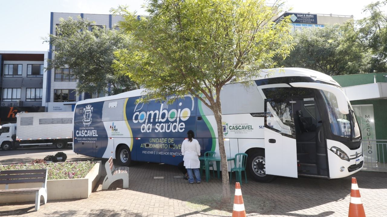 Comboio da Saúde leva vacinação contra gripe à Festa do Trabalhador como estratégia para ampliar cobertura em Cascavel
