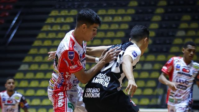 Imagem referente a notícia: Cascavel Futsal sofre empate no fim contra Corinthians e mantém sequência dramática na LNF