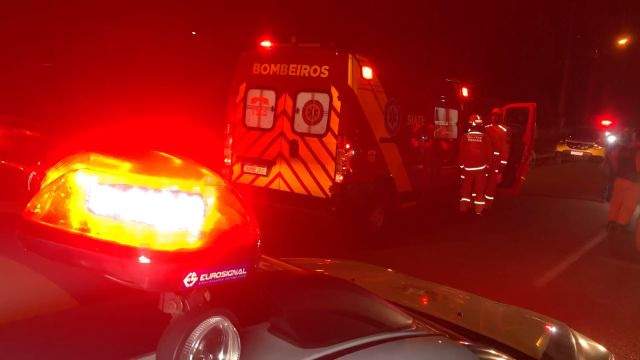 Imagem referente a notícia: Briga entre irmãos termina com homem esfaqueado e mobiliza socorro e polícia em Cascavel